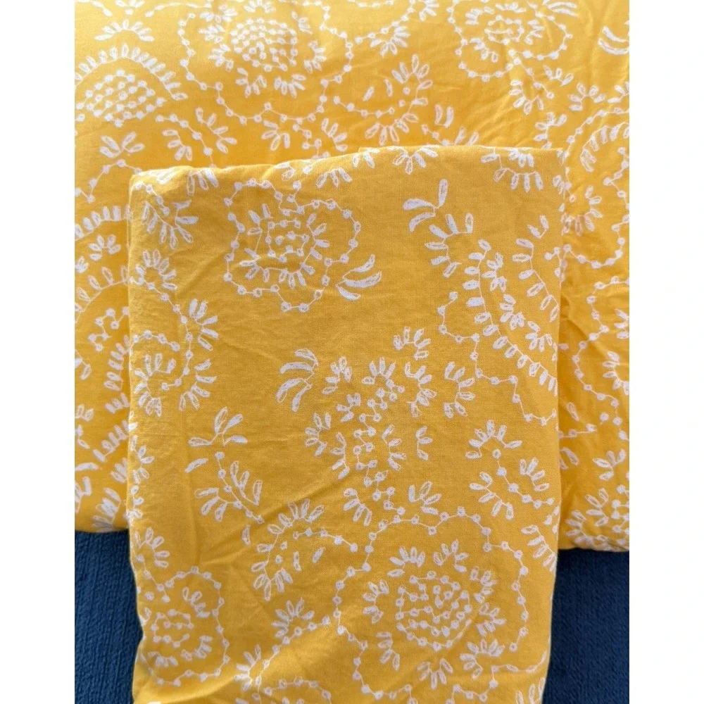 IKEA AKERTISTEL Duvet Cover King SZ Yellow White Reversible Pillowcase 102 X 85
